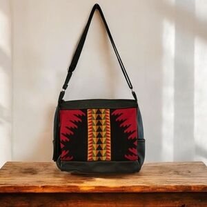 Timberline Ltd. XL‎ Leather Wool Crossbody